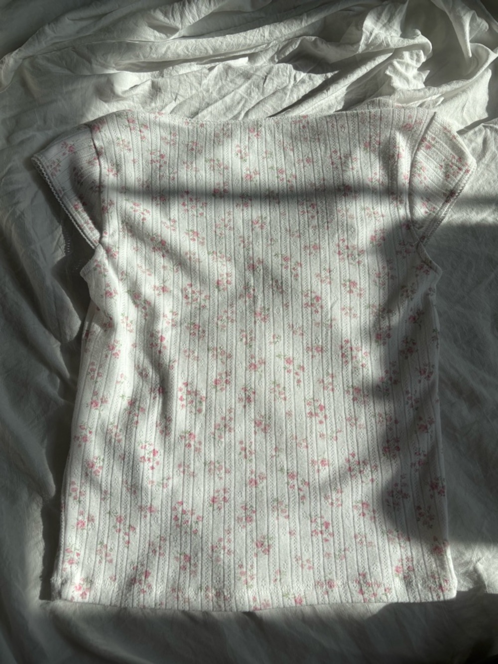 Hollister Cream Ribbed Scoop Tee with Pink Floral Trim - Picture 3 of 3